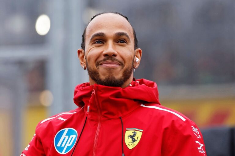 #Deportes: El presidente de la F1 predice una victoria de Hamilton con Ferrari en 2025 #F1