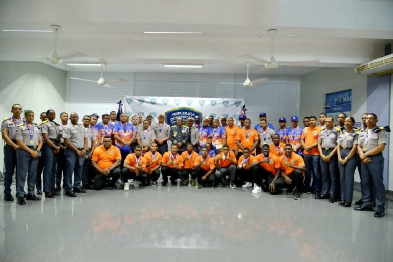 Policiales: Director PN destaca logros deportivos de miembros policiales en los Juegos Deportivos de las Fuerzas Armadas y la Policía Nacional