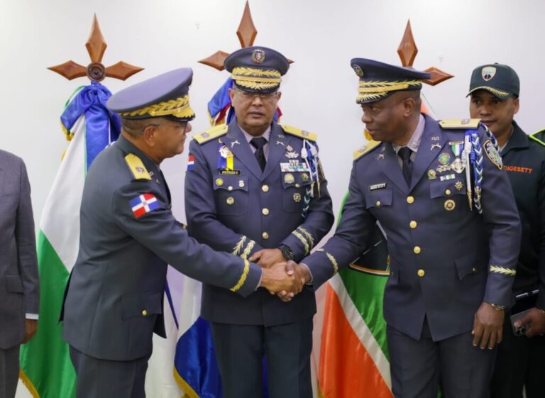 Policiales: Director de la Policía Nacional posesiona al nuevo titular de la DIGESETT – Inicio – Policía Nacional de la República Dominicana