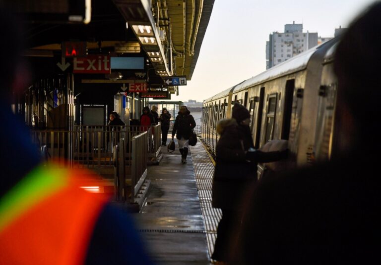 Subway de NYC “paralizado en el tiempo”, esperando una inyección de $68 mil millones para no seguir colapsando