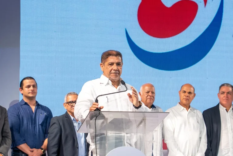 Gobierno incorporará pollo en el menú escolar de tandas extendidas apartir de este lunes