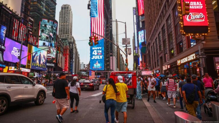 Migrantes contribuyen al crecimiento de la población