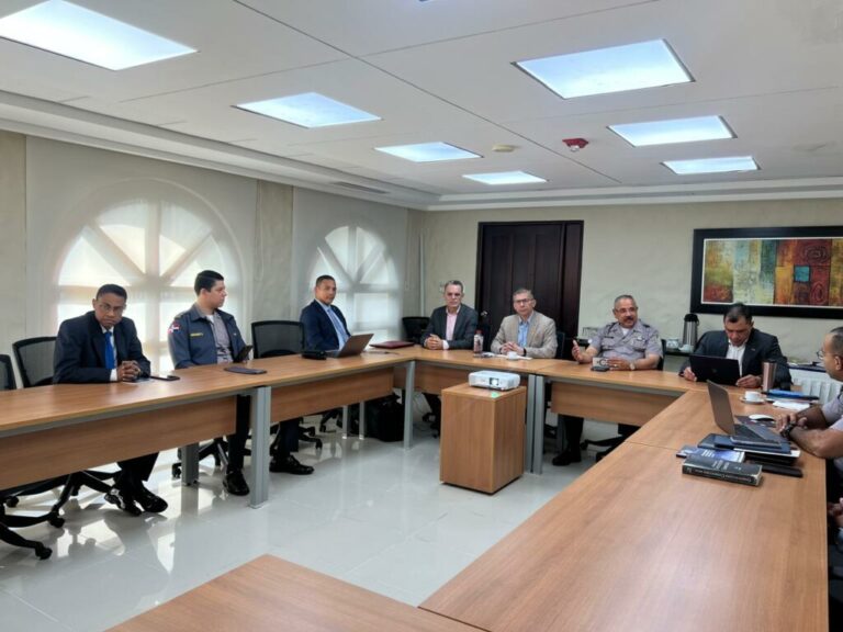 Policiales: Policía Nacional impulsa proceso de reforma con actualización legal y modernización institucional