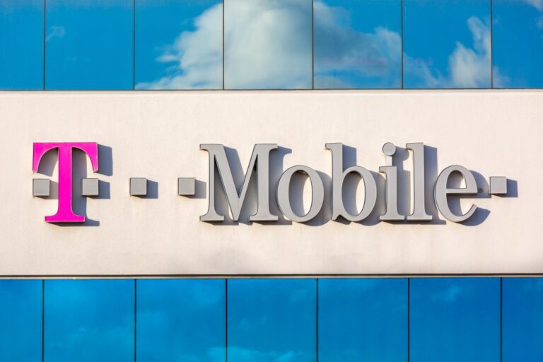 Afectados por filtración de datos de T Mobile podrían recibir hasta $25 mil en compensaciones