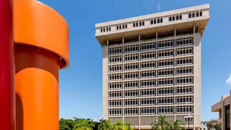Banco Central emite billetes de RD$50.00, año 2024