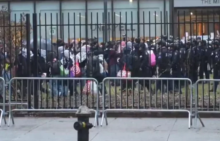 Evacúan edificio del Barnard College en Nueva York por amenaza de bomba
