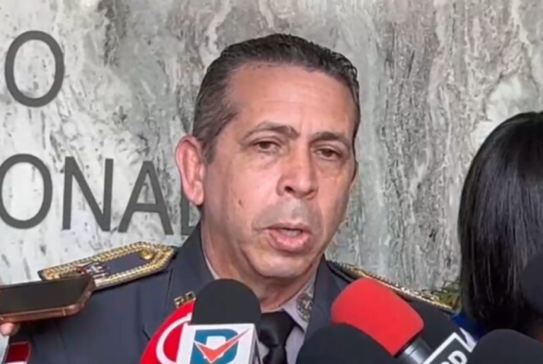 Suspenderán a policías que dispararon a vehículo con niños a bordo – #DeInteres   #FVDigital