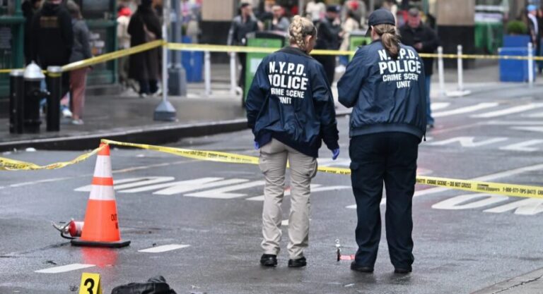 Hombre fue incendiado mientras caminaba en Times Square #FVDigital