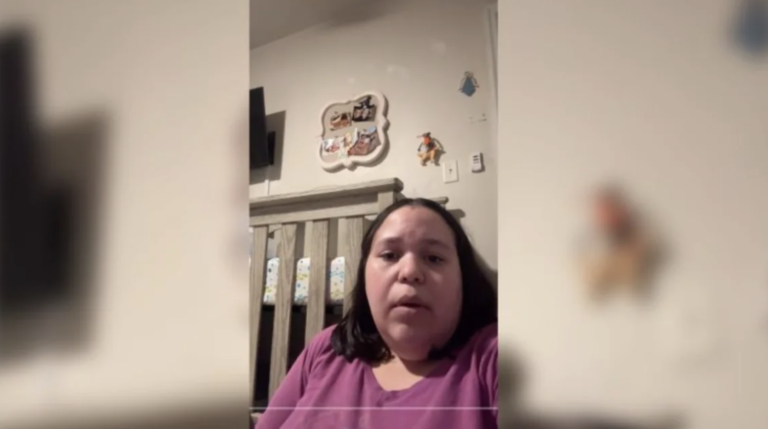 #Salud: Madre denuncia que una aerolínea le exigió desconectar el respirador de su hijo antes del despegue