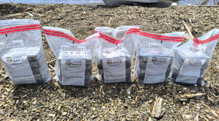 Ocupan 25 paquetes de coca en La Altagracia – #DeInteres   #FVDigital