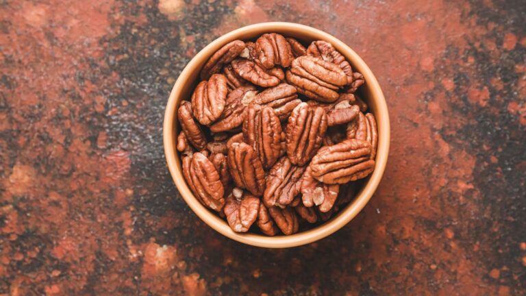 Las nueces pecanas podrían mejorar los niveles de colesterol, según estudio