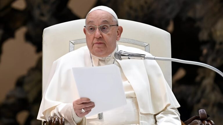 Condición clínica del papa sigue siendo compleja