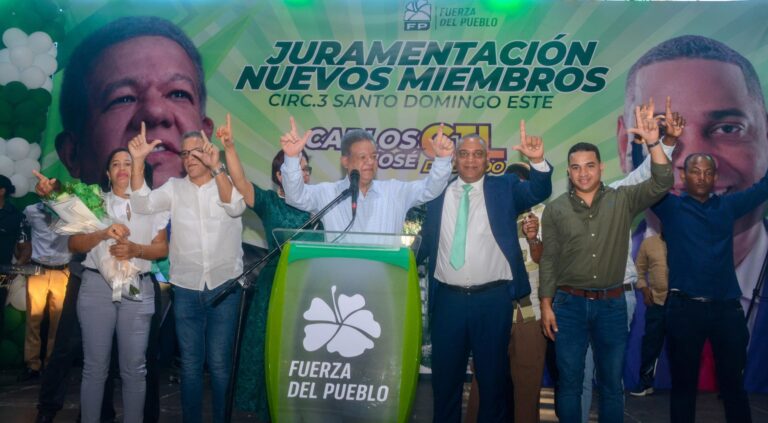 Dirigentes del PLD se juramentan en la Fuerza del Pueblo