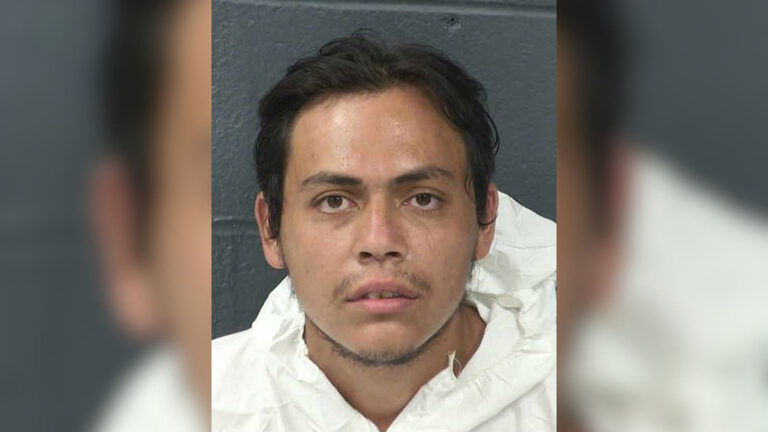 Condenan a hombre que decapitó a una persona y jugó futbol con su cabeza en Nuevo México #FVDigital