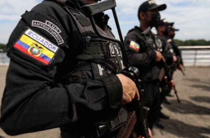 Policia-Ecuador.png