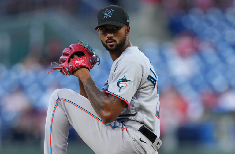 Dominio y victoria de los Marlins en el Día Inaugural