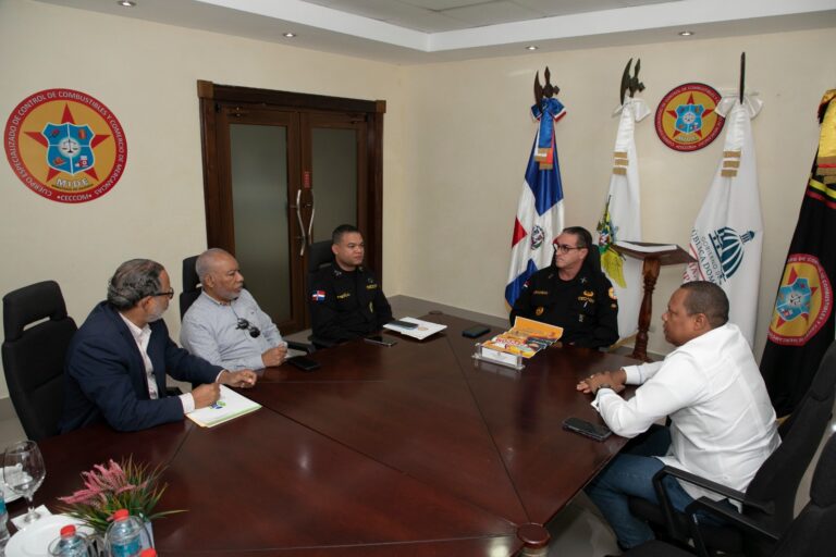 Pro Consumidor y CECCOM anuncian operativo Semana Santa 2025 para evitar venta bebidas alcohólicas adulteradas