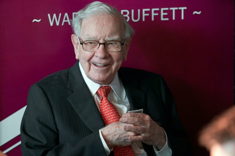 Empleado de Berkshire Hathaway gana un millón de dólares en el concurso March Madness de Warren Buffett