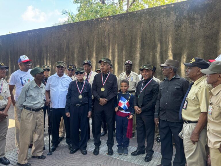 Militares de 1965 rinden tributo a Francisco del Rosario Sánchez #FVDigital