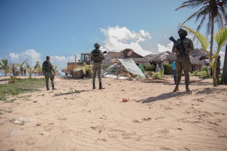 Medio Ambiente realiza operativo de fiscalización en Uvero Alto, Punta Cana