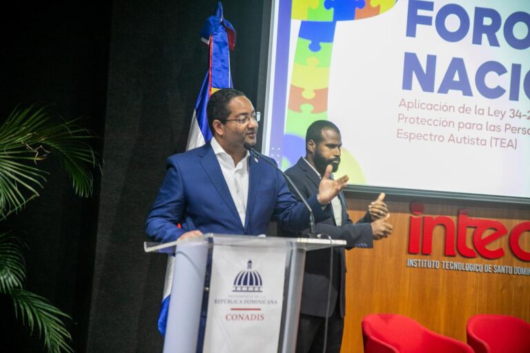 CONADIS realiza foro sobre aplicación ley autismo