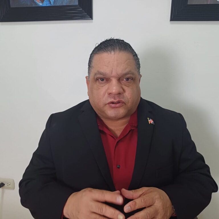 Mario Díaz respalda protesta en Friusa