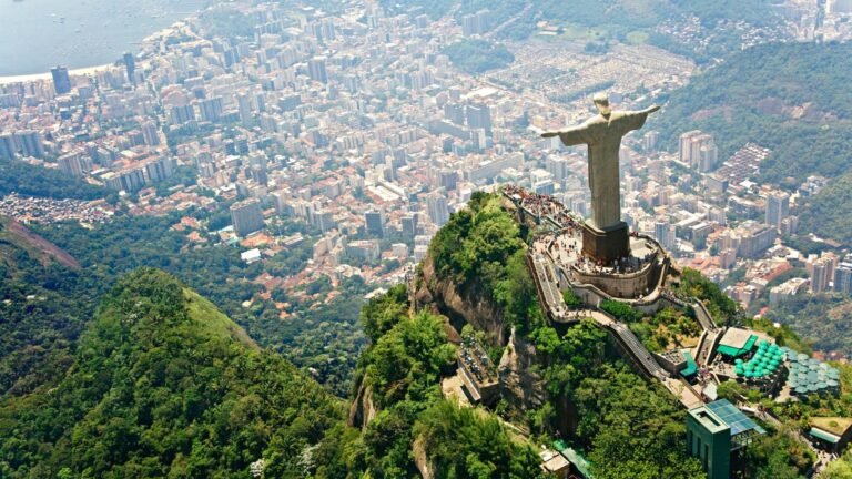 Cierran acceso al Cristo Redentor en Brasil tras muerte de turista