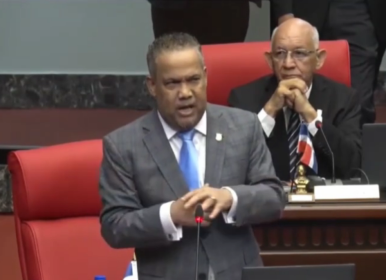 ‘Un simple empleo dura hasta seis meses para que el MAP lo apruebe’ – #DeInteres   #FVDigital