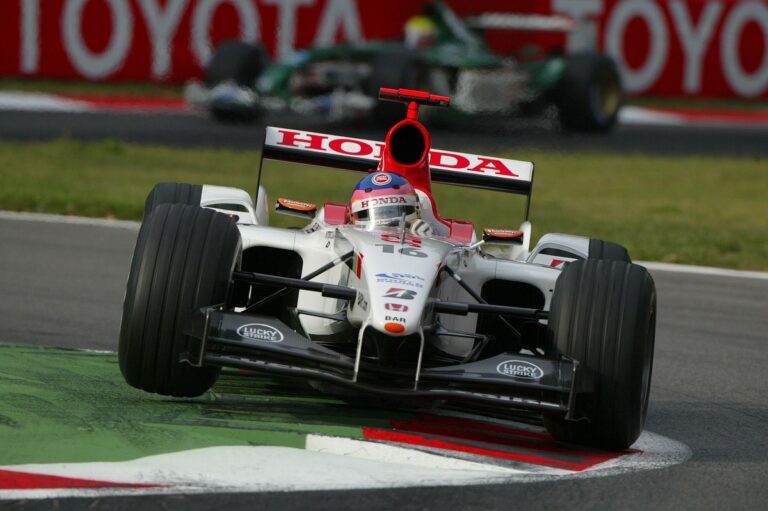 #Deportes: Cómo los V10 están empezando a ser el principal tema político de la F1 #F1