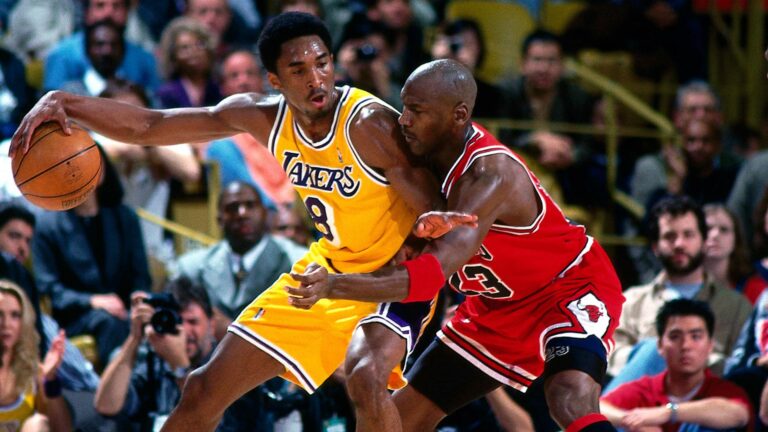 Por US$10 millones podrían venderse camisetas de la NBA de Michael Jordan y Kobe Bryant