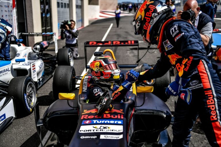 #Deportes: La primera batalla Lawson-Tsunoda, de adolescentes y como compañeros #F1