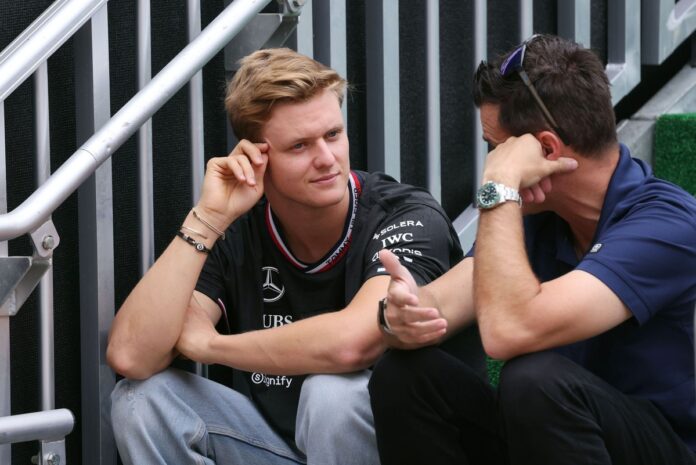 mick-schumacher-mercedes-dirk-.jpg