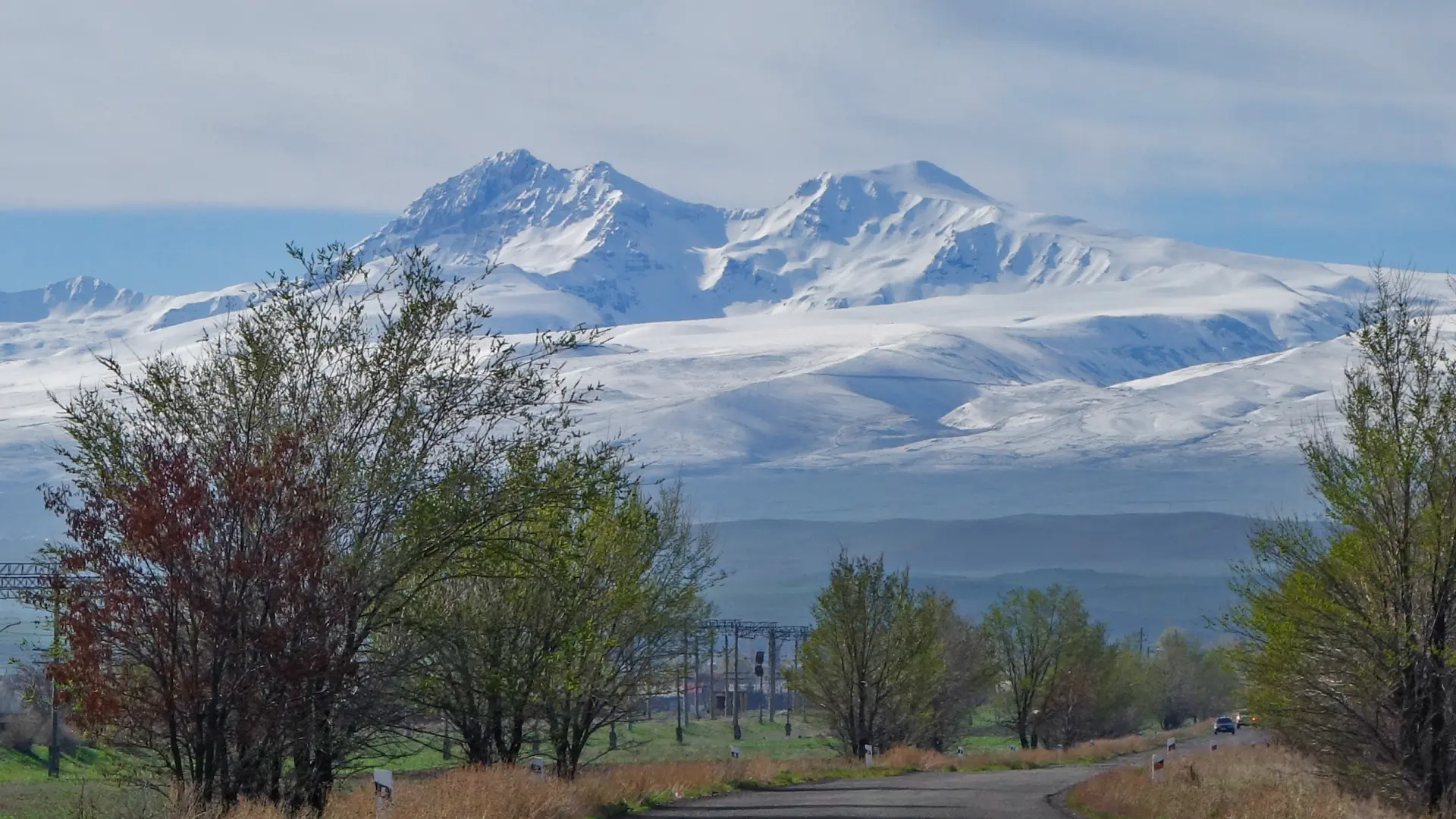 monte-aragats-en-armenia.jpeg