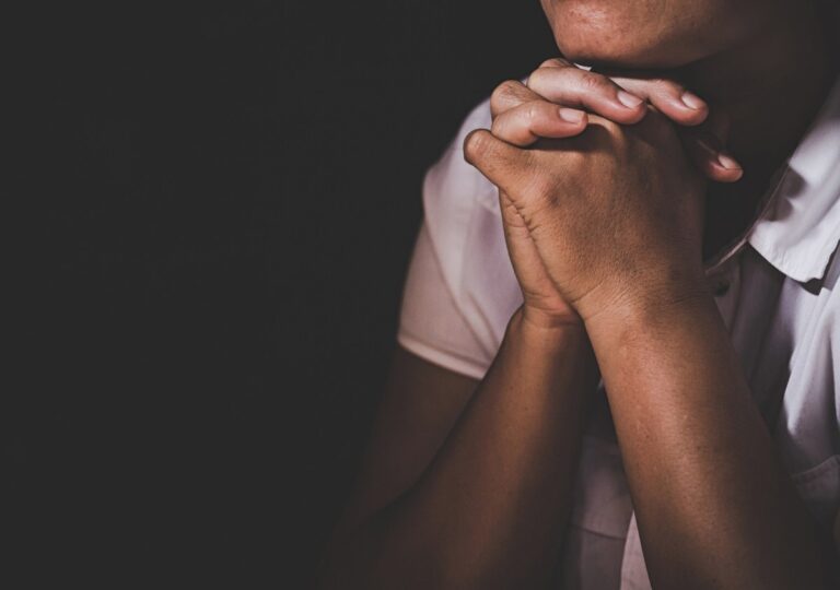 Tiene 20 años viviendo indocumentada en EE.UU. y ahora teme deportación: ni siquiera sale de casa