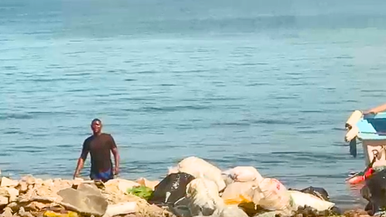 Preocupación por contaminación en la playa de Carenero, Samaná – #DeInteres   #FVDigital