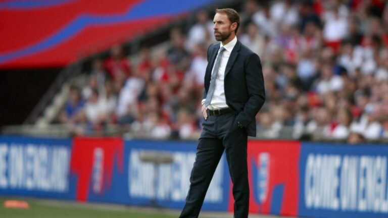 Southgate culpa a los influencers de promover “hábitos poco saludables” en la juventud