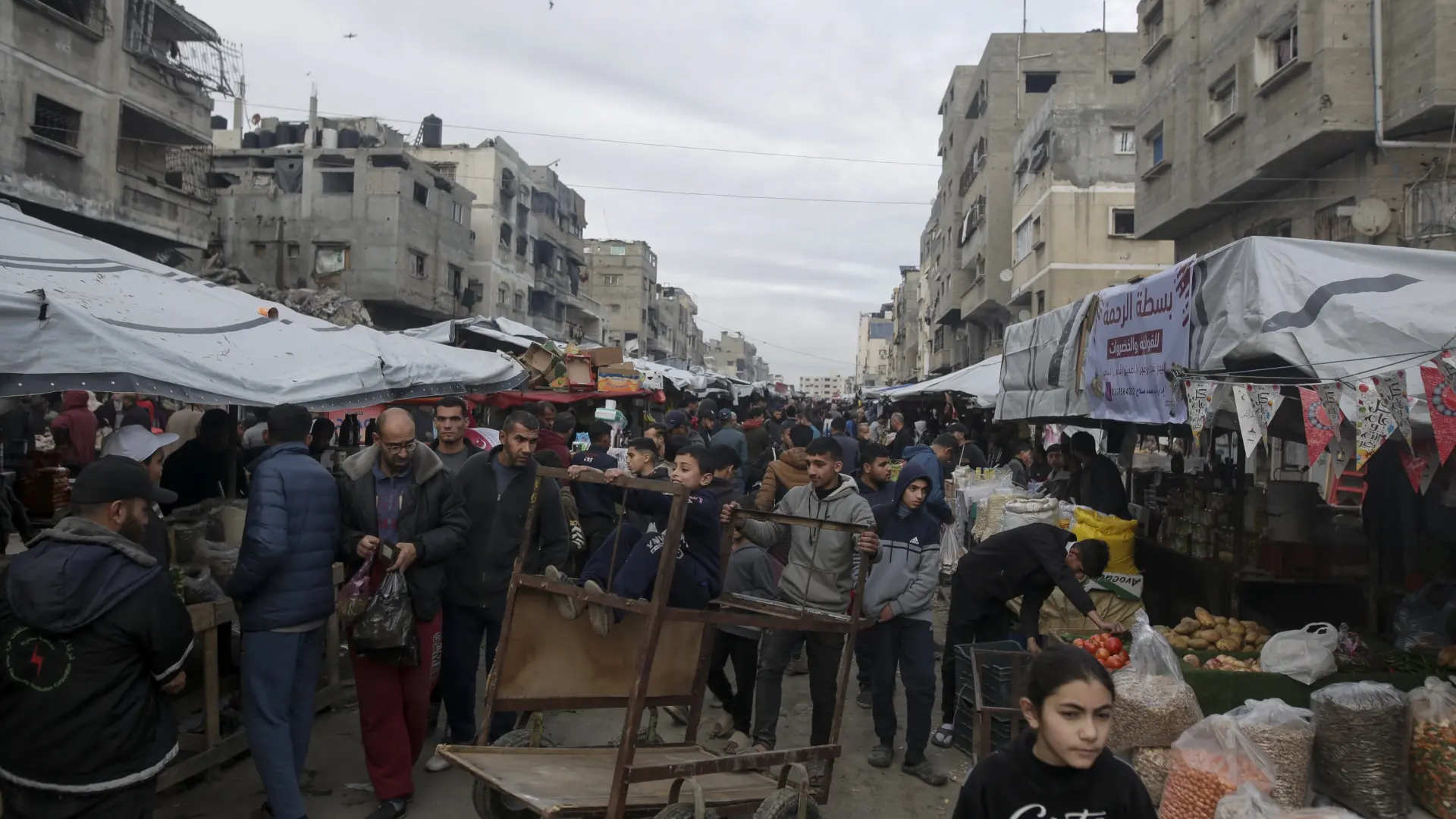 un-mercado-en-el-centro-de-ciudad-de-gaza.jpeg