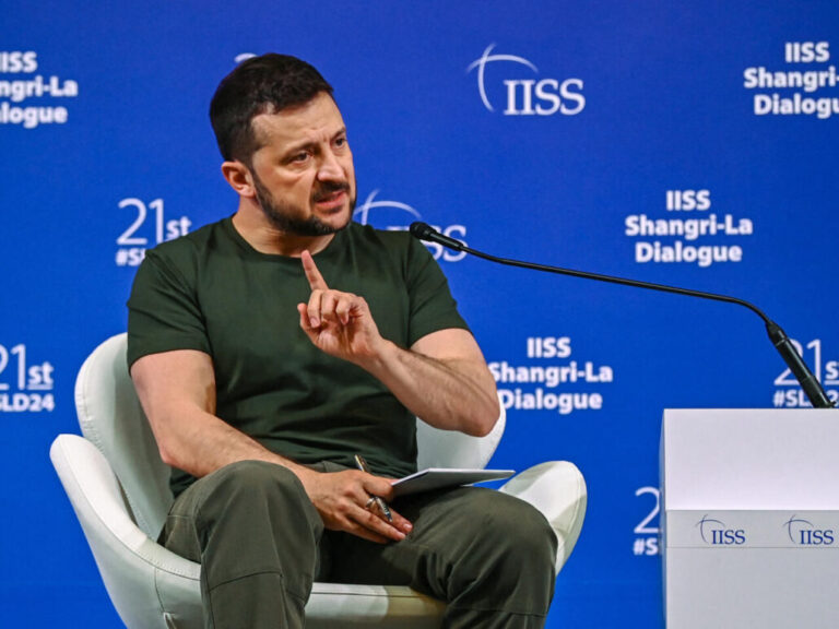 Zelenski acusa a China de suministrar armas a Rusia #FVDigital
