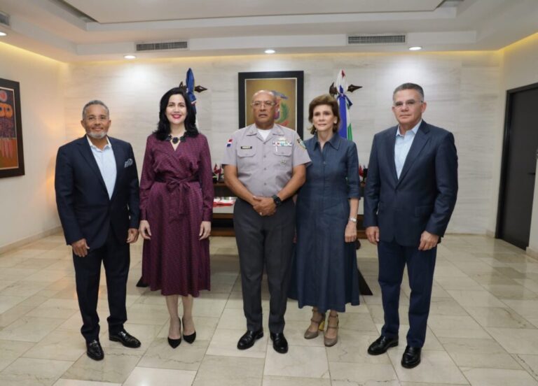 Policiales: Policía Nacional y Consejo Consultivo coordinan modernización administrativa y financiera