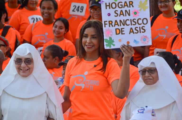 Selinée Méndez realiza con éxito la carrera solidaria “Yo corro por ti”