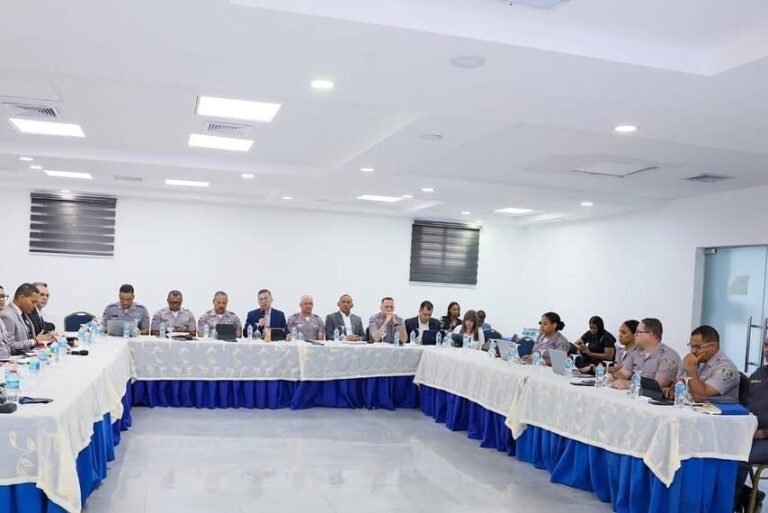 Policiales: Policía Nacional se encamina a la implementación de nuevo modelo de servicio – Inicio – Policía Nacional de la República Dominicana