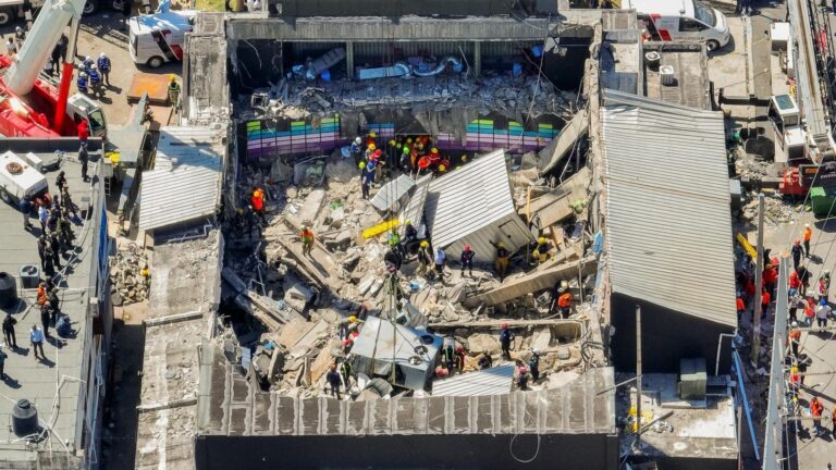 Gobierno dará bono de 30 mil pesos para familias afectadas por tragedia Jet Set