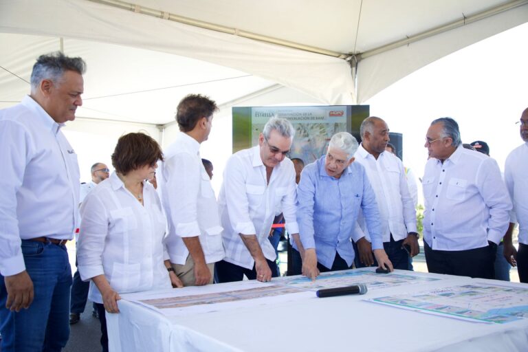 Abinader supervisa avances en la construcción de circunvalación en Bani