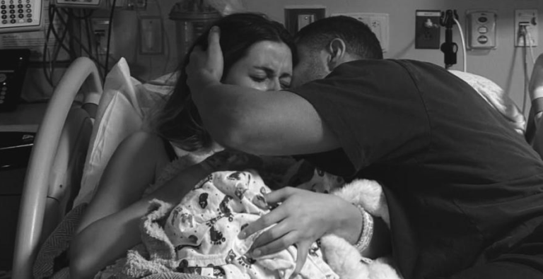 #Salud: Una influencer pierde a su bebé y una marca patrocinadora le pide devolver los artículos porque ya no creará contenido