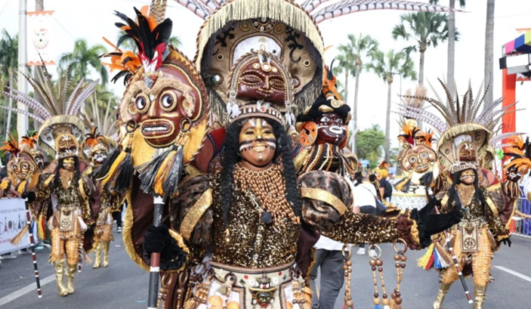 Galardonan comparsa dominicana en carnaval de Colombia – #DeInteres   #FVDigital