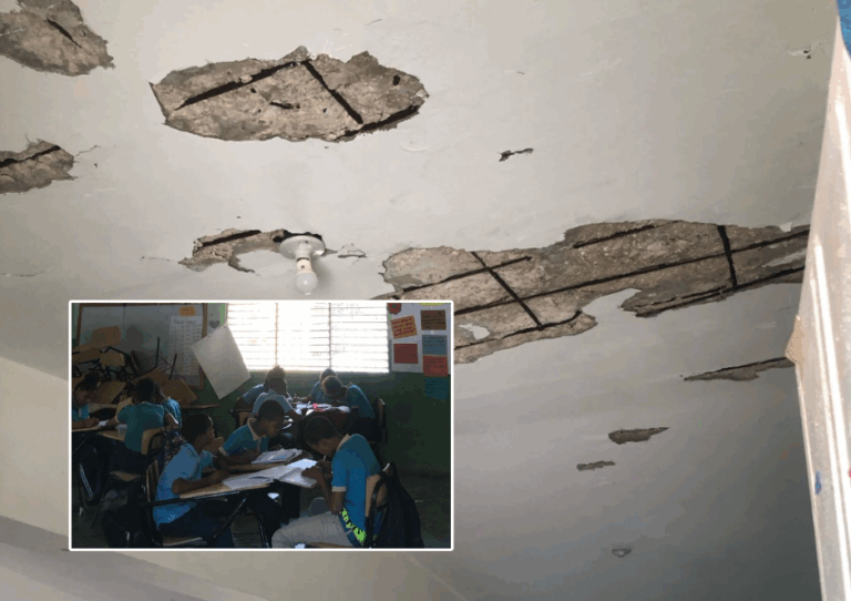 Niños toman clase en escuela con techo soltando escombros – #DeInteres   #FVDigital