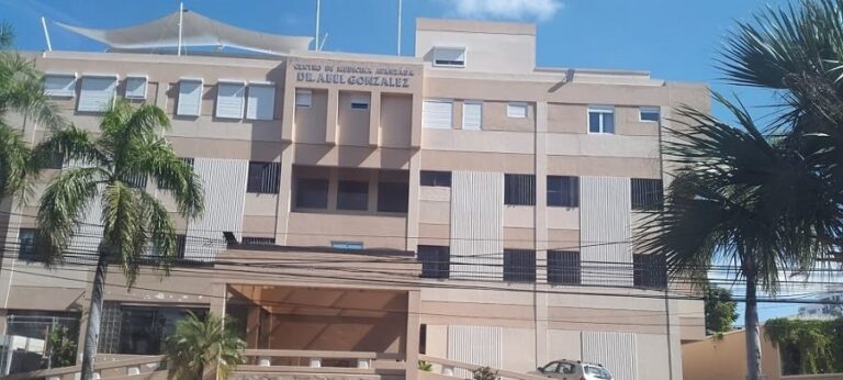 Solicitan sanción para clínica Abel González por alegada negación de asistencia en emergencia