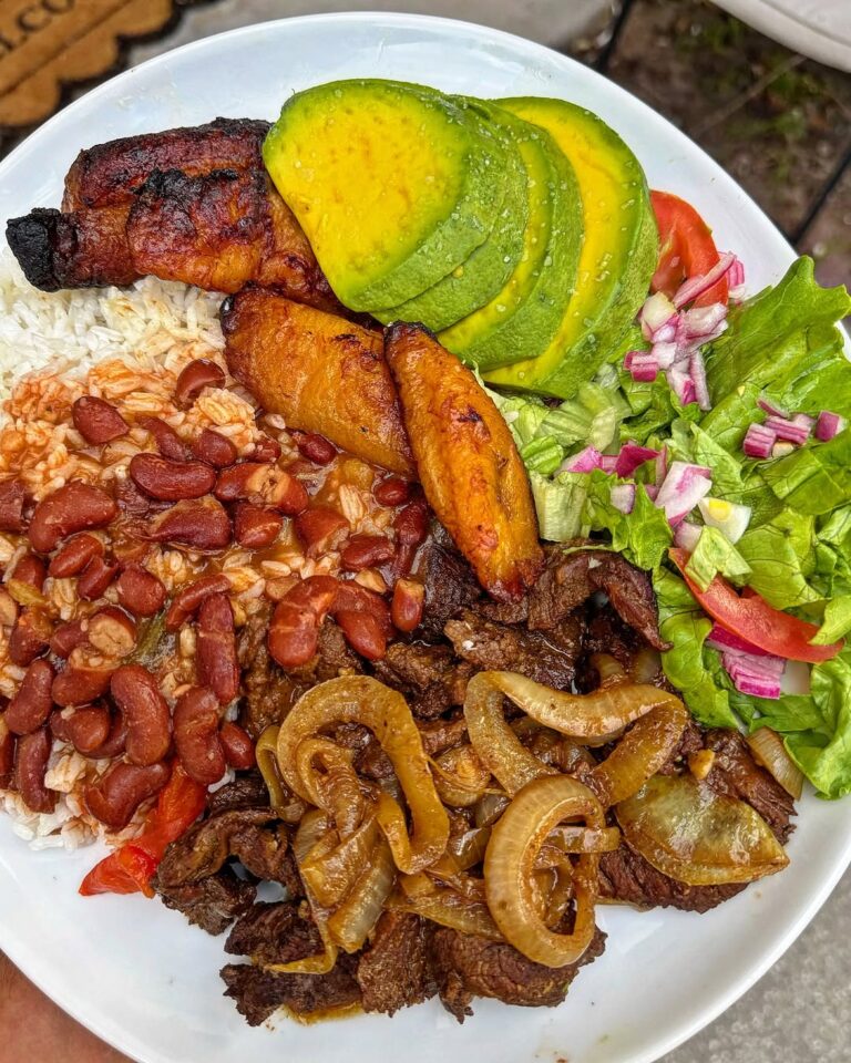 Comida de las 12: La ‘bandera dominicana’   #FVDigital