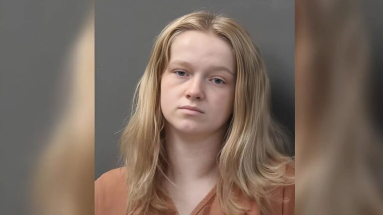 Condenan en EEUU a joven que ocultó embarazo y mató a recién nacido con cuchillo