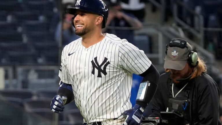 El exconductor de Uber J.C. Escarra conecta su primer jonrón